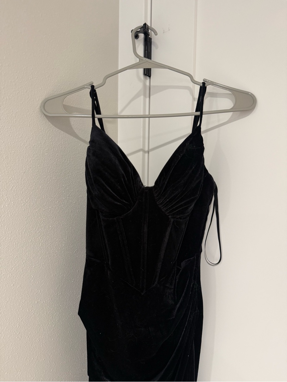 Windsor Black Velvet Corset-Style Spaghetti Strap Prom Dress